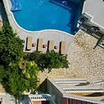 Dapaj Luxury * Vlorë